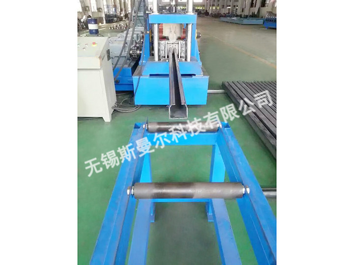 工業(yè)門吊軌成型機