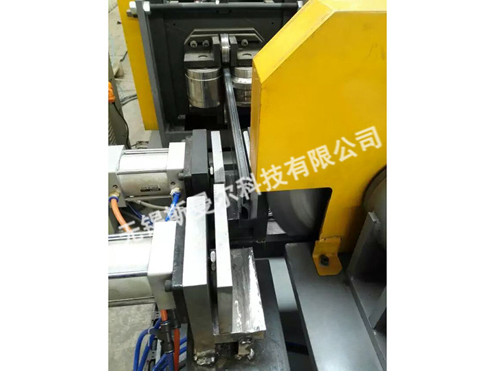 焊接異型輥壓成型機(jī)